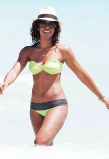 Kelly Rowland sexy in yellow bikini on a beach in Miami - April 4, 201 Kelly Rowland sexy in yellow bikini on a beach in Miami - April 4, 201
