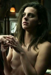 Clara Alvarado nude tits in La casa de papel s01e07 - (2017) Clara Alvarado nude tits in La casa de papel s01e07 - (2017)