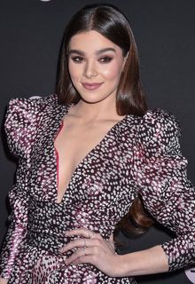 Hailee Steinfeld at Spotify Best New Artist 2019 event in LA - February 07, 2019 Hailee Steinfeld at Spotify Best New Artist 2019 event in LA - February 07, 2019