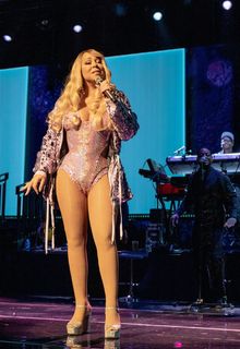 Mariah Carey performs at Caution World Tour in Milwaukee - March 15, 2019 Mariah Carey performs at Caution World Tour in Milwaukee - March 15, 2019