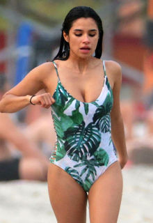 Diane Guerrero wears a swimsuit at the beach in Miami - April 07, 2017 Diane Guerrero wears a swimsuit at the beach in Miami - April 07, 2017