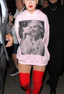 Christina Aguilera leaving the Royal Opera House in London - September 15, 2019 Christina Aguilera leaving the Royal Opera House in London - September 15, 2019