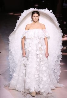 Kaia Gerber walks the runway during the Givenchy haute couture Spring/Summer show in Paris - January 21, 2020 Kaia Gerber walks the runway during the Givenchy haute couture Spring/Summer show in Paris - January 21, 2020