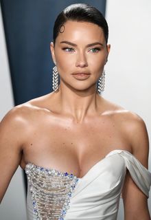 Adriana Lima at 2020 Vanity Fair Oscar Party in Beverly Hills - February 09, 2020 Adriana Lima at 2020 Vanity Fair Oscar Party in Beverly Hills - February 09, 2020
