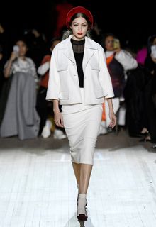 Supermodel Gigi Hadid runway at Marc Jacobs fashion show in NYC - February 12, 2020 Supermodel Gigi Hadid runway at Marc Jacobs fashion show in NYC - February 12, 2020