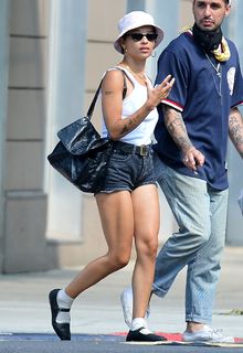 Zoe Kravitz is pictured out with a group of friends in NYC - June 25, 2020 Zoe Kravitz is pictured out with a group of friends in NYC - June 25, 2020