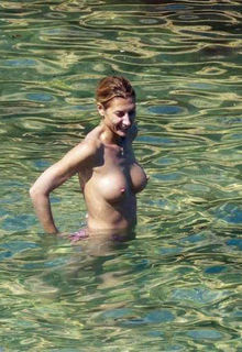 Monica Pont topless paparazzi photos Monica Pont topless paparazzi photos