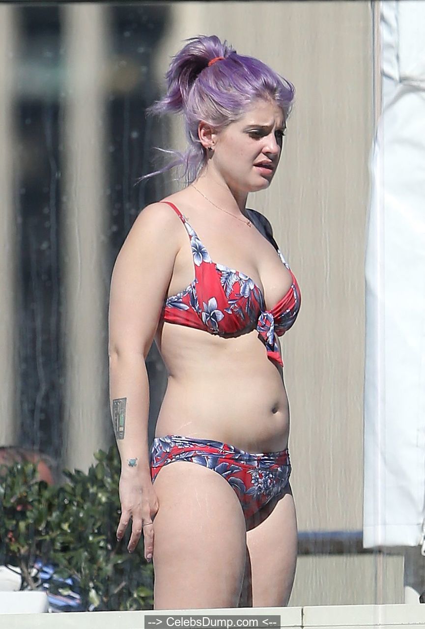 Kelly osbourne naked pics