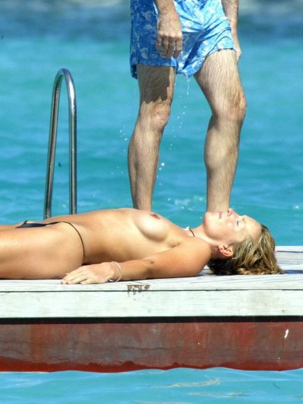 Kitrysha topless and fully nude grab her pussy →. Penny Lancaster. 