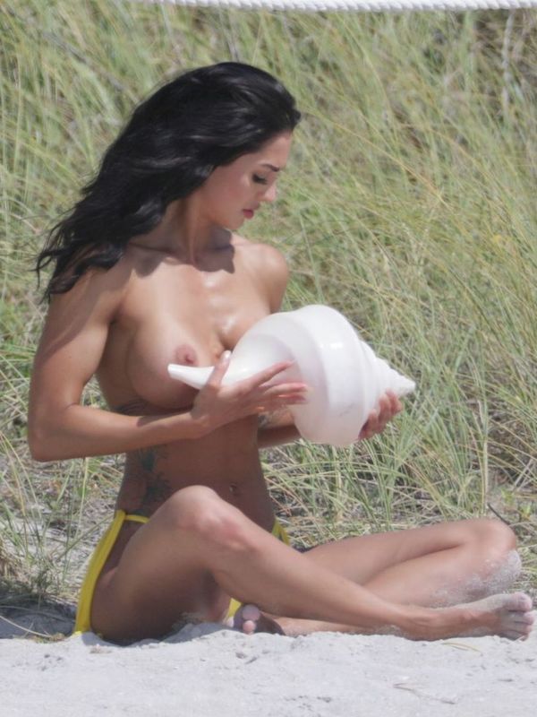 Hope Howard topless at a photoshoot in Miami - January 20, 2016.