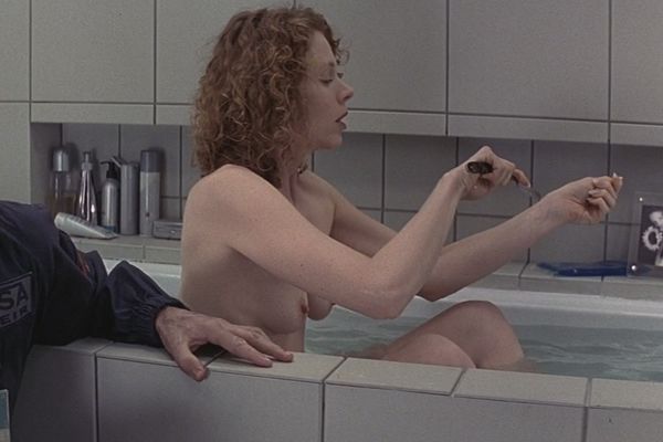 Holley Chant nude in Event Horizon (1997) .