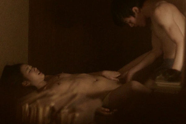 Korean actress Kim Go-Eun nude in sex scenes from Eungyo AKA A Muse (2012) ...