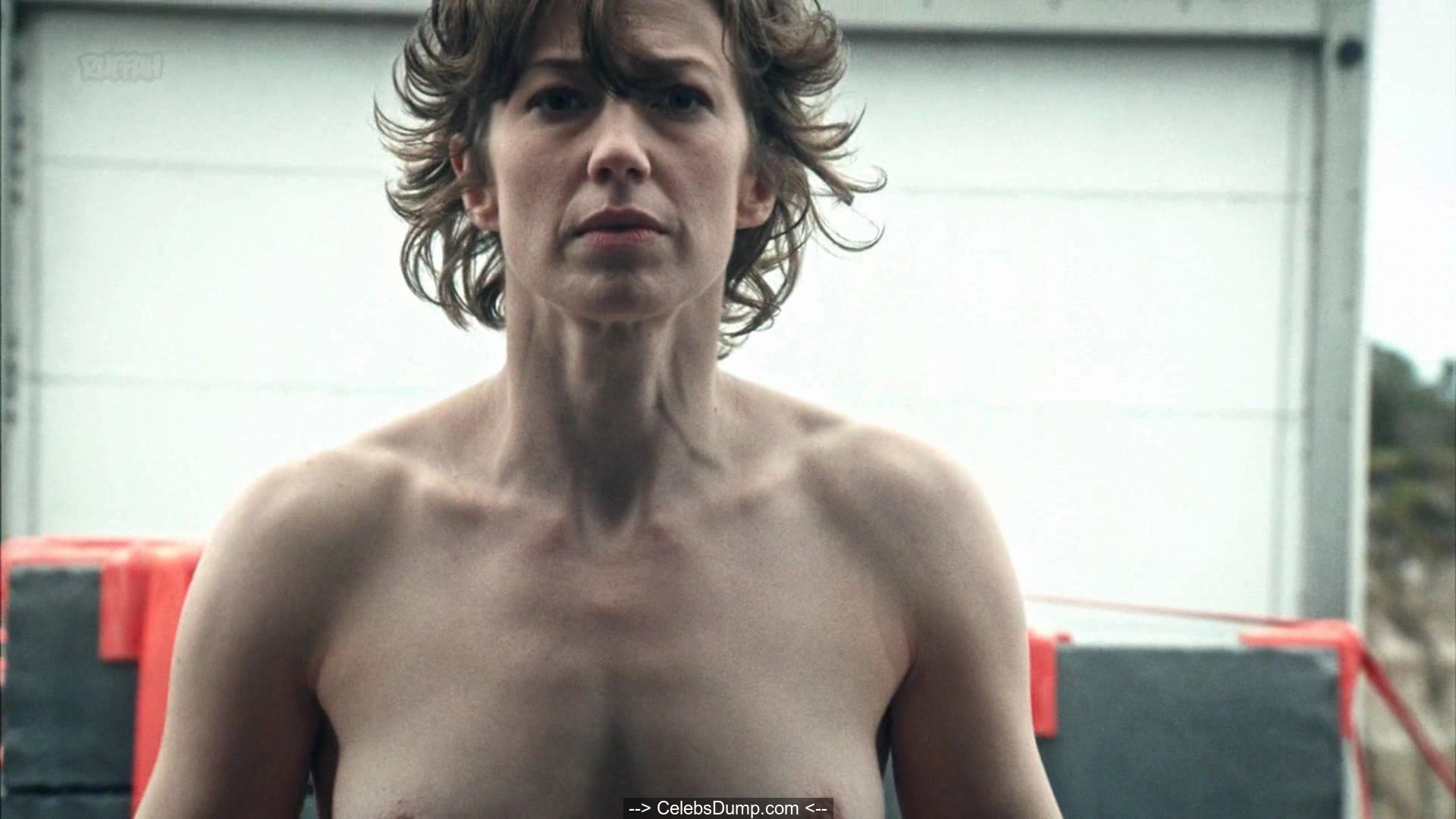 Topless carrie coon 'The Leftovers'