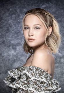 Kelli Berglund at Cannes International Series Festival - April 08, 2019 Kelli Berglund at Cannes International Series Festival - April 08, 2019