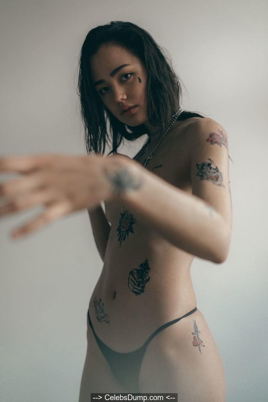 Paola Ming topless but covered photoshoot by Alexis White.