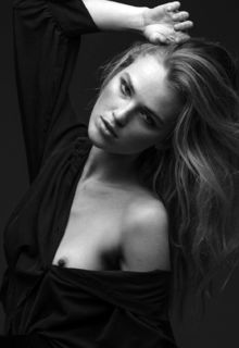 Alexa Reynen sexy black-&-white photoshoot by Jon Macapodi Alexa Reynen sexy black-&-white photoshoot by Jon Macapodi