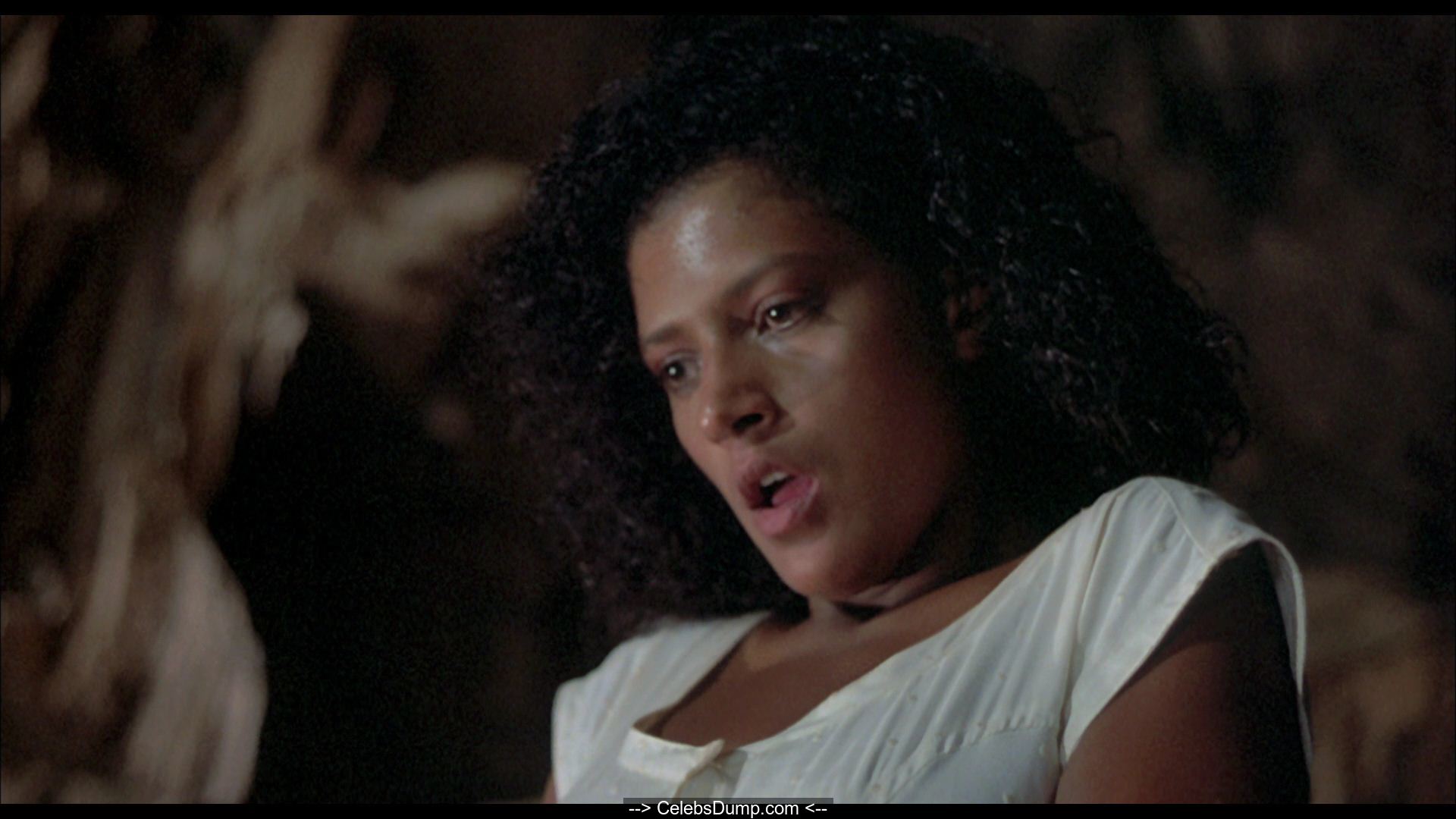 Black Cathy Tyson nude tits in The Serpent and the Rainbow (1988) .