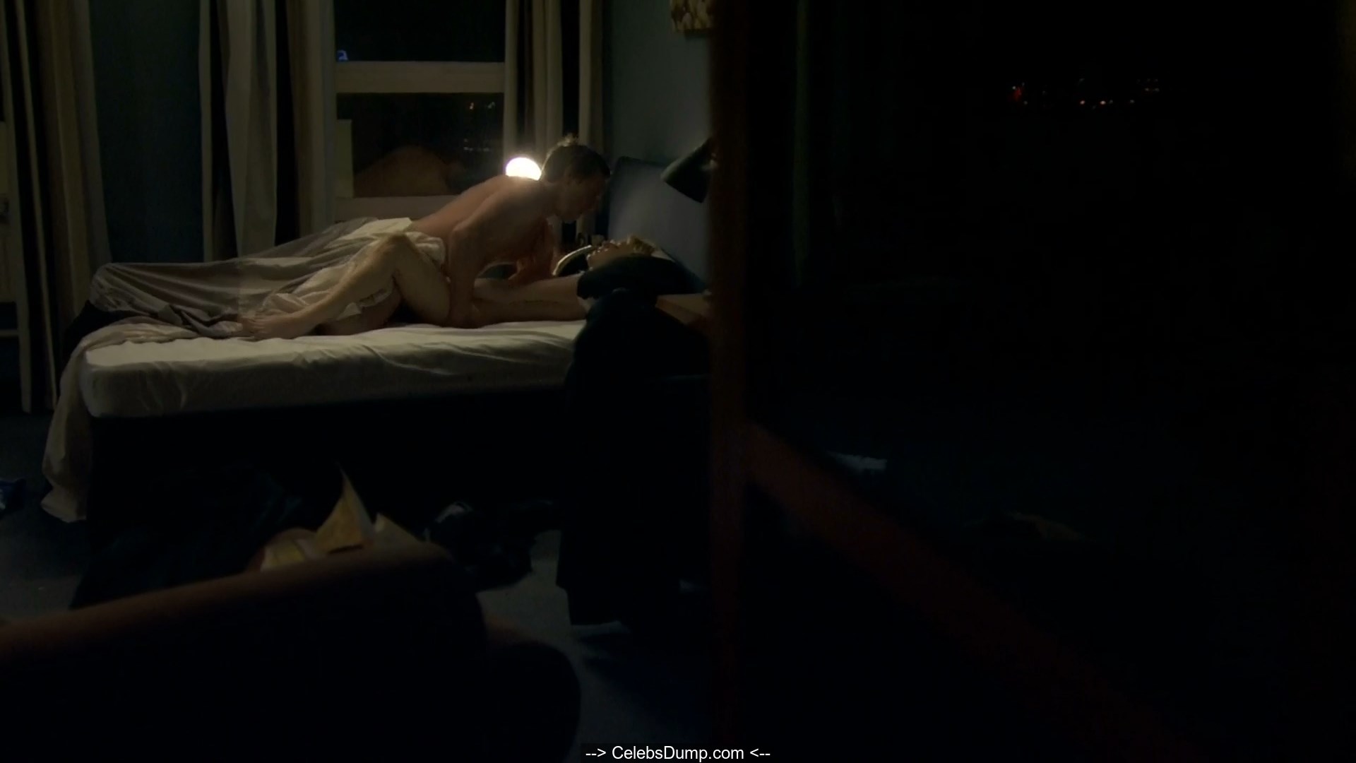 Emily Beecham, Claire Foy topless in Pulse s01e01 (2010) .