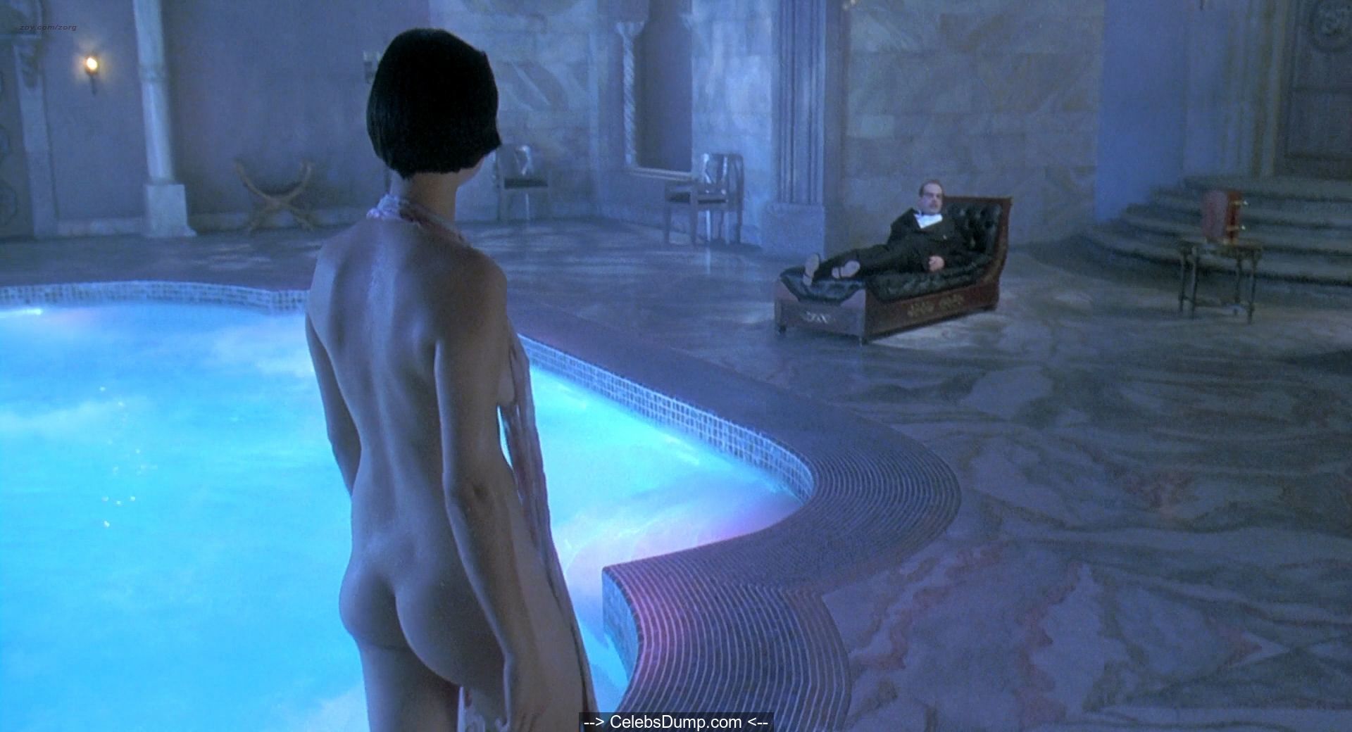 Isabella Rossellini and Catherine Bell see through and naked in Death Becom...
