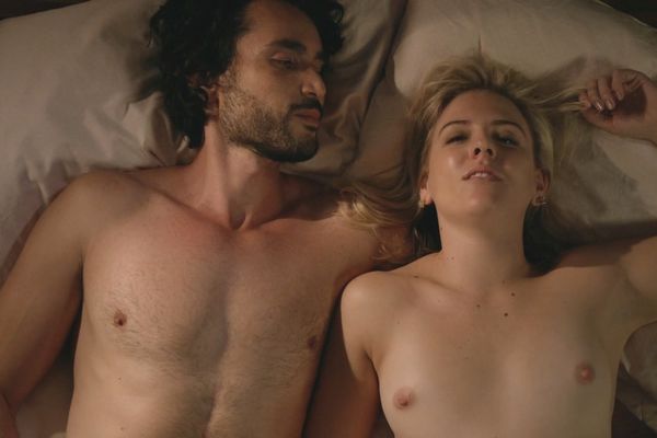 Helene Yorke nude tits in Graves (2016) .