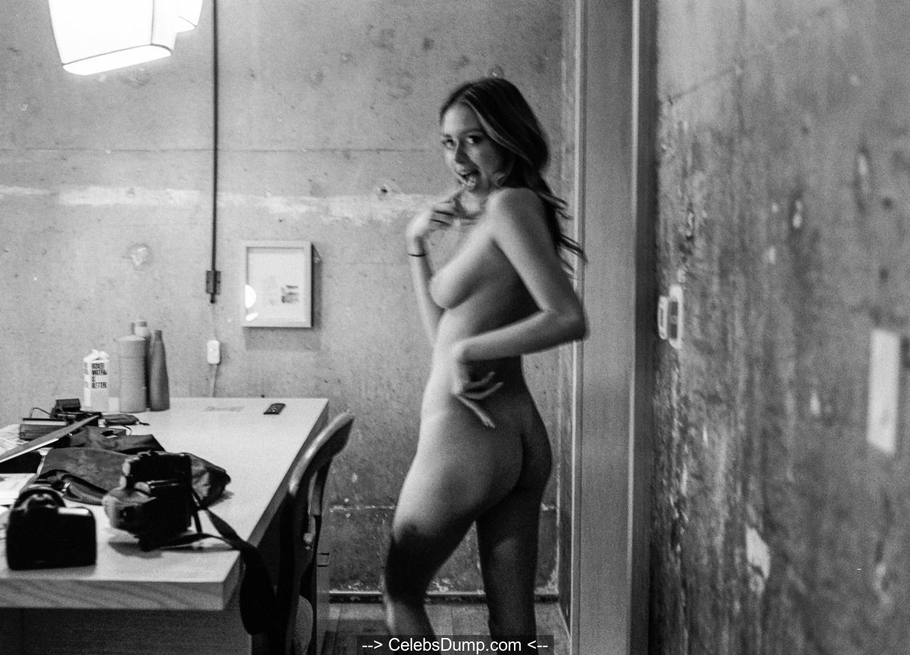 Dagny Paige nude black-&-white photoshoot by Art Tavee | Celebs Dump