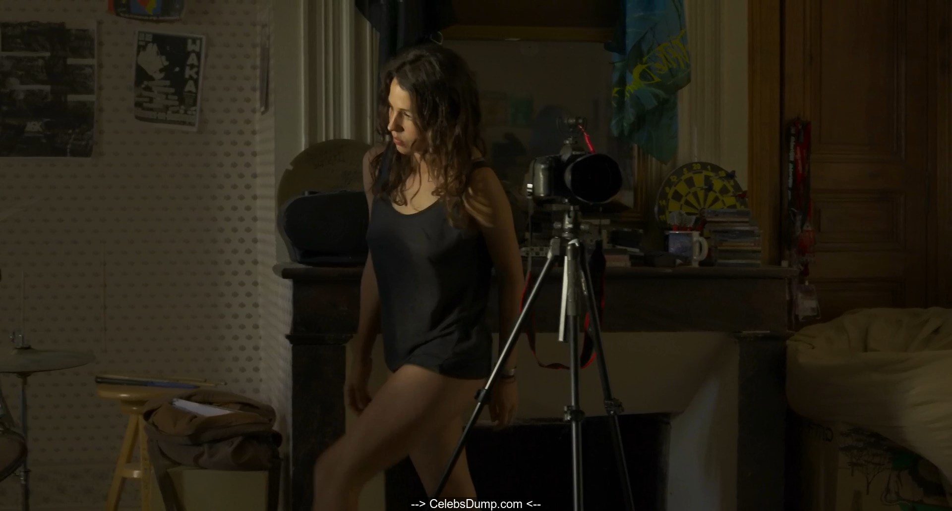 Isabel Aime Gonzalez-Sola nude tits and ass in Fete de famille (2019) .