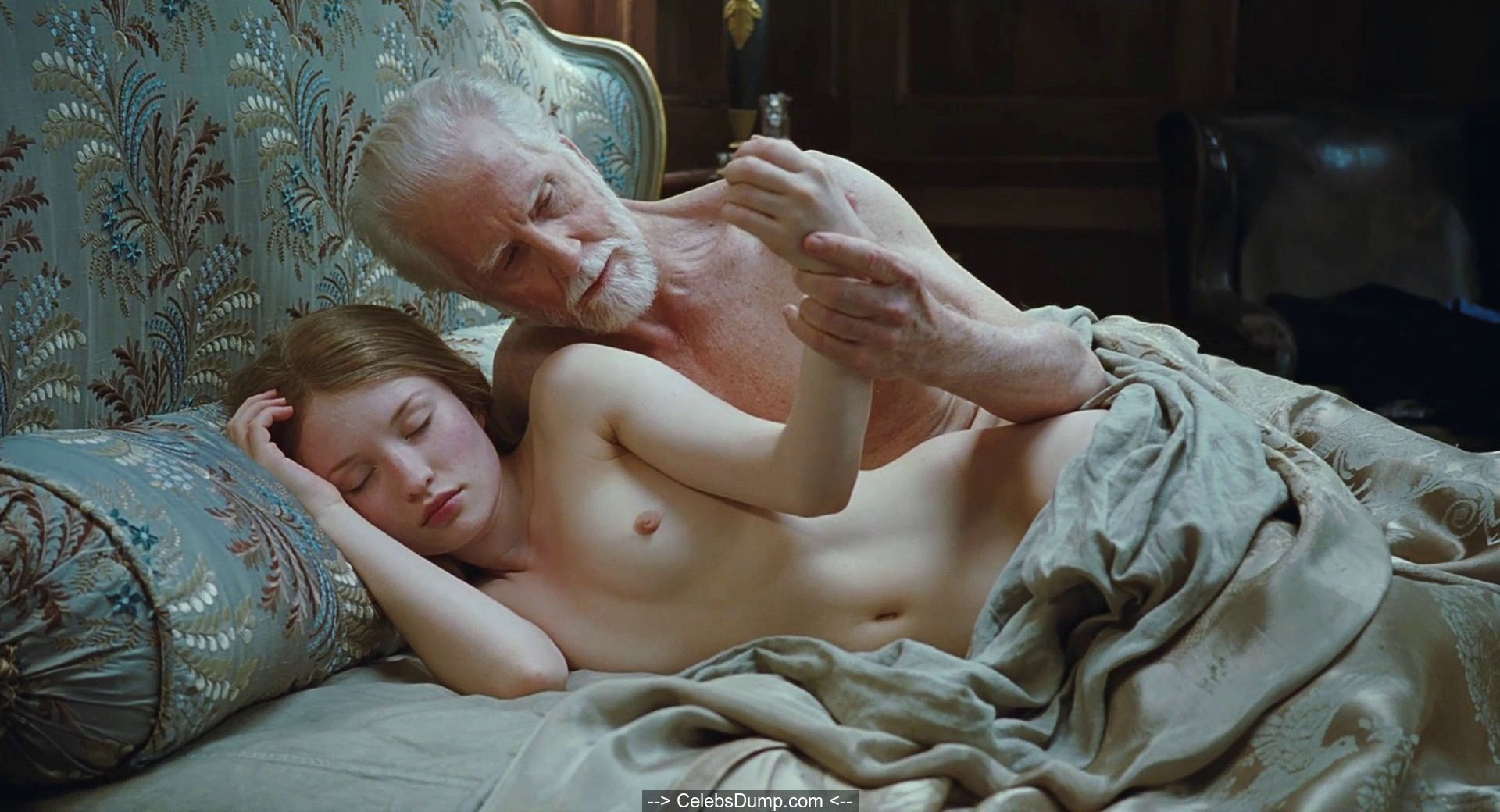 Emily Browning fully nude at Sleeping Beauty (2011) .