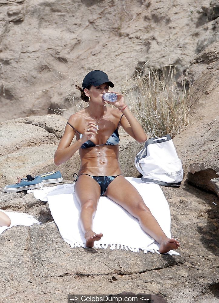 Leaked izabel goulart nude topless and bikini photos
