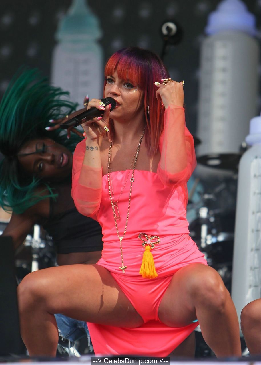 Lily Allen upskirt to Pink pants on a stage. 