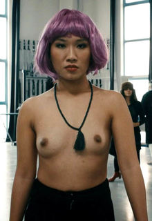 Ngoc Phuong Ong topless at Effetto domino (2019)