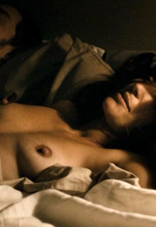 Evita Ciri topless at Il venditore di medicine (2013)