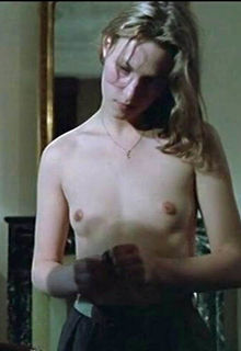 Ann-Gisel Glass and Fanny Bastien naked at La tentation d'Isabelle (1985)