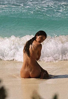 Kendall Jenner nude for Cameron Hammond photoshoot - November 2025