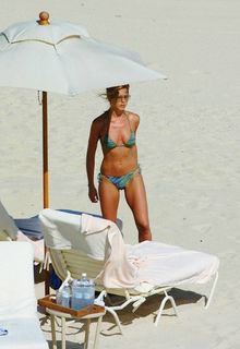 Jennifer Aniston in bikini on the beach in Los Cabos
