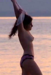 Lou Cohen topless at Eau vive (2019)