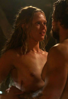 Laura Berlin,Frida Gustavsson naked at Vikings: Valhalla S1E6 (2022)
