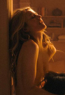 Sarah Pidgeon topless at Love Story s1e1-3 (2026)