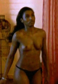 Sara Martins topless at Les Secrets Du Volcan s01e03 (2006)