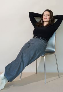Hayley Atwell - Suki Dhanda for Guardian Saturday - February 2025