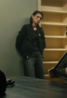 Elizaveta Neretin topless and Zoe Saldana at Lioness s03e03 (2026)