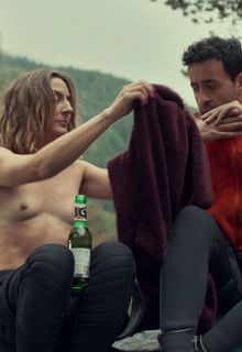 Camille Chamoux topless at Premieres vacances (2018)
