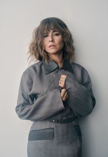 Linda Cardellini - Celeste Sloman for Elle, USA - October 2026